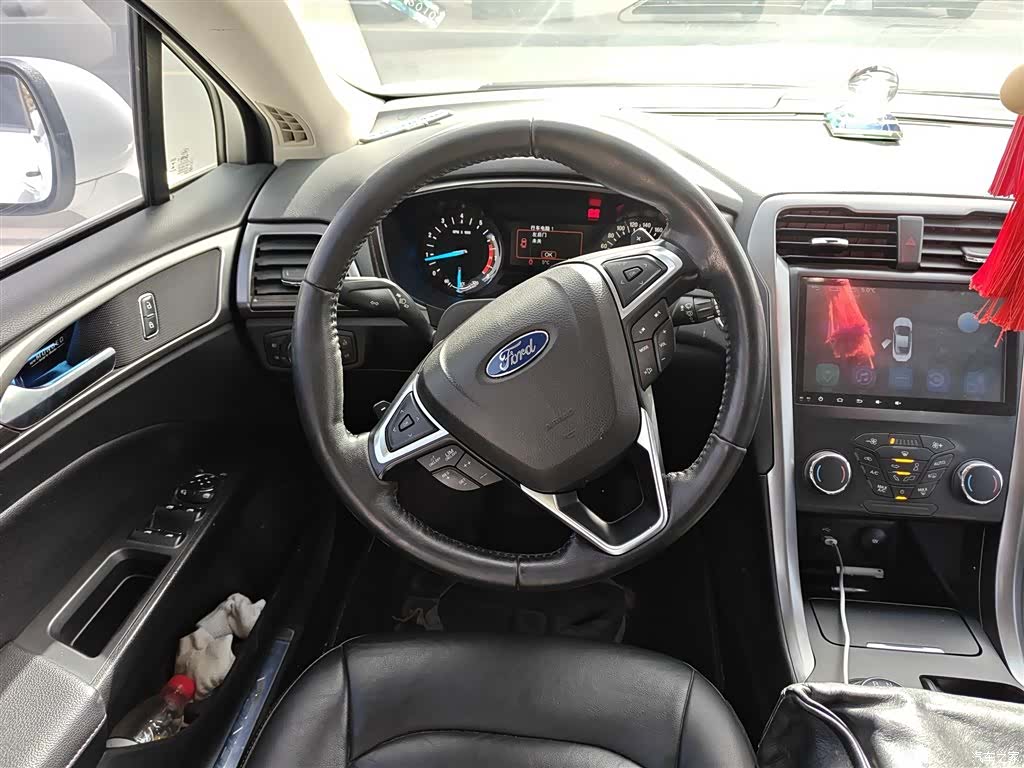 Ford Mondeo, 2017 3