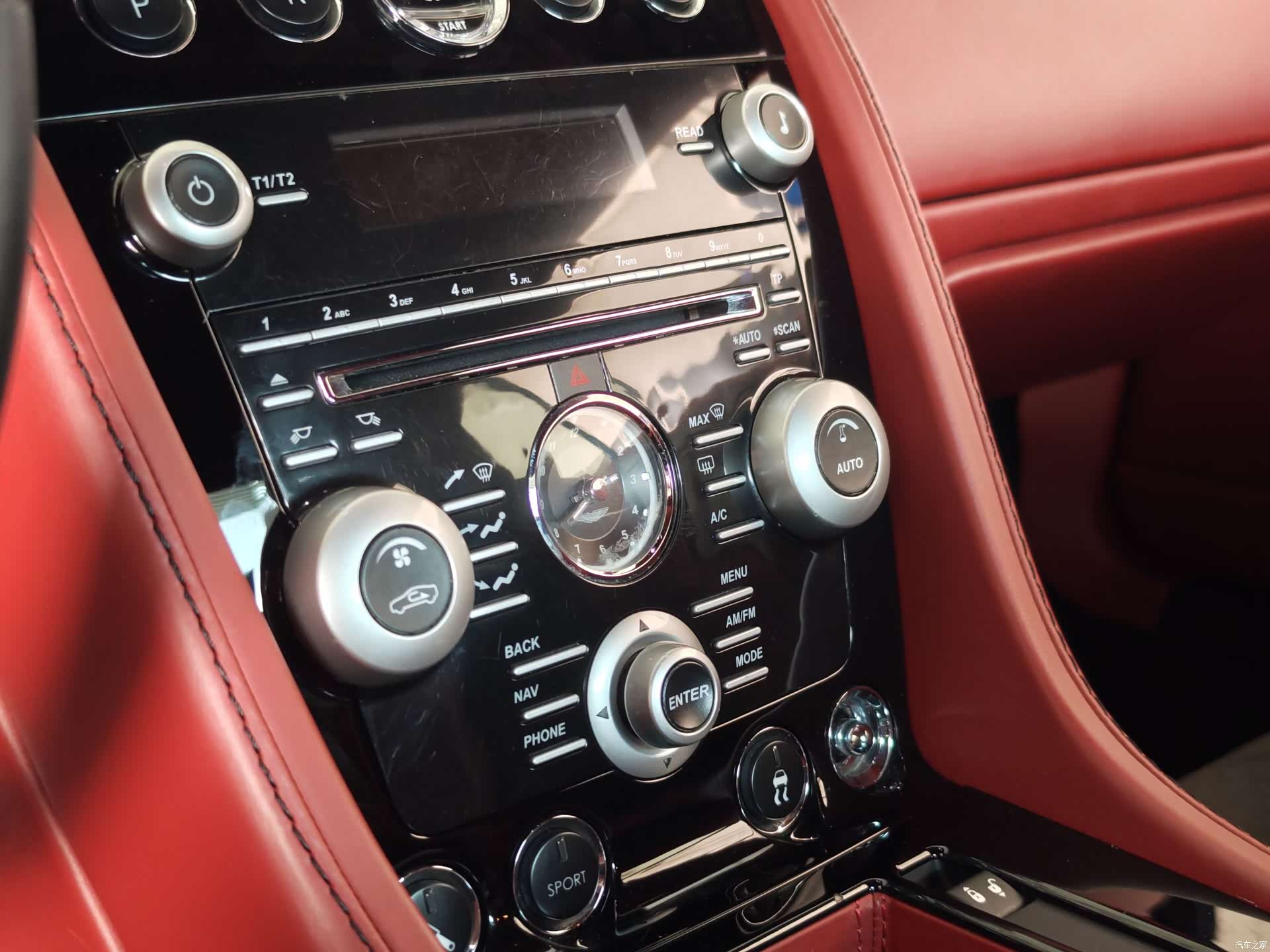Aston Martin DBS, 2010 9