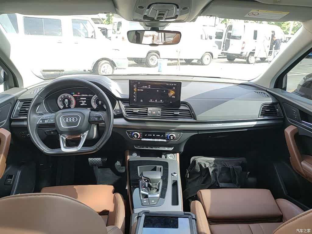 Audi Q5L, 2022 10