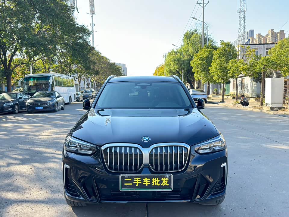 BMW iX3