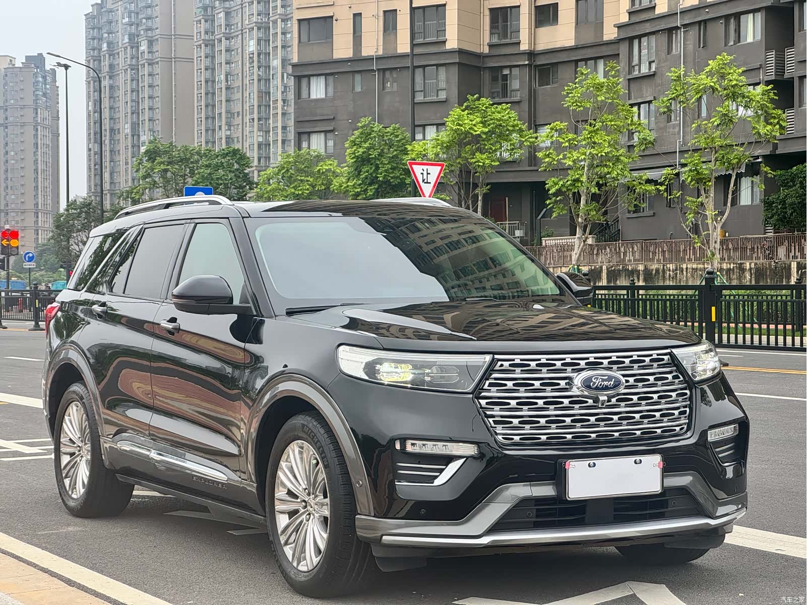 Ford Explorer, 2020 3