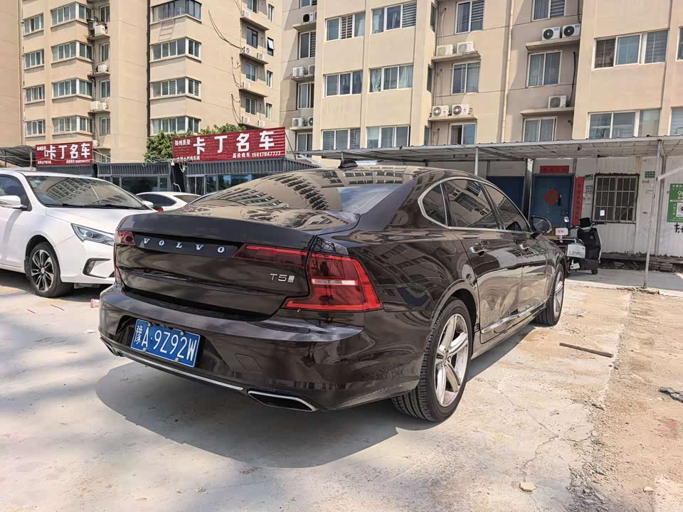 Volvo S90