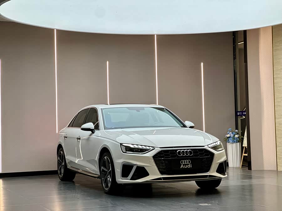 Audi A4L 2021, фото 3