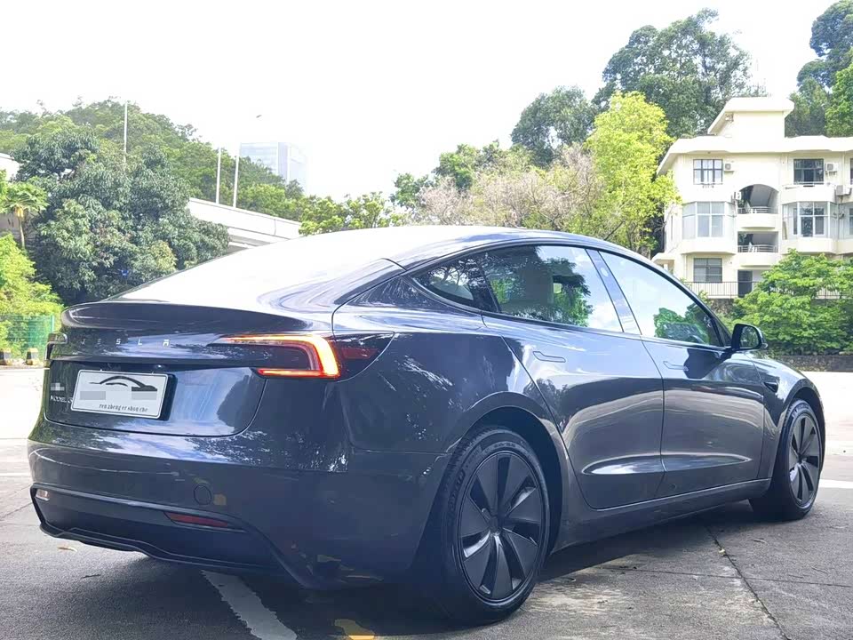 Tesla Model 3 Tesla Model 3
