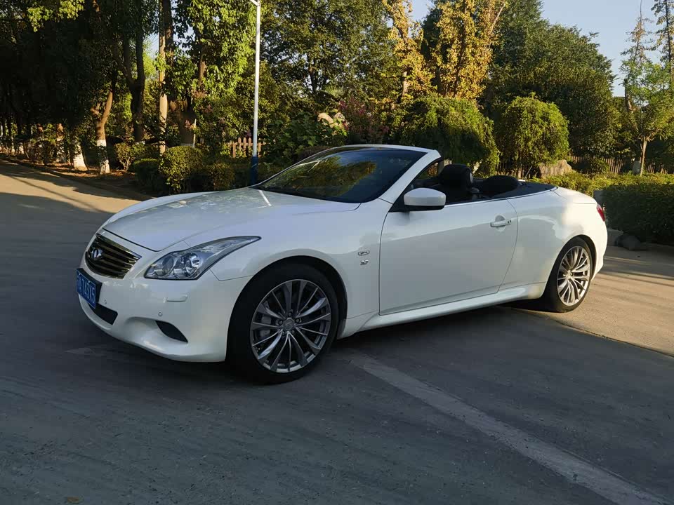 Infiniti Q60