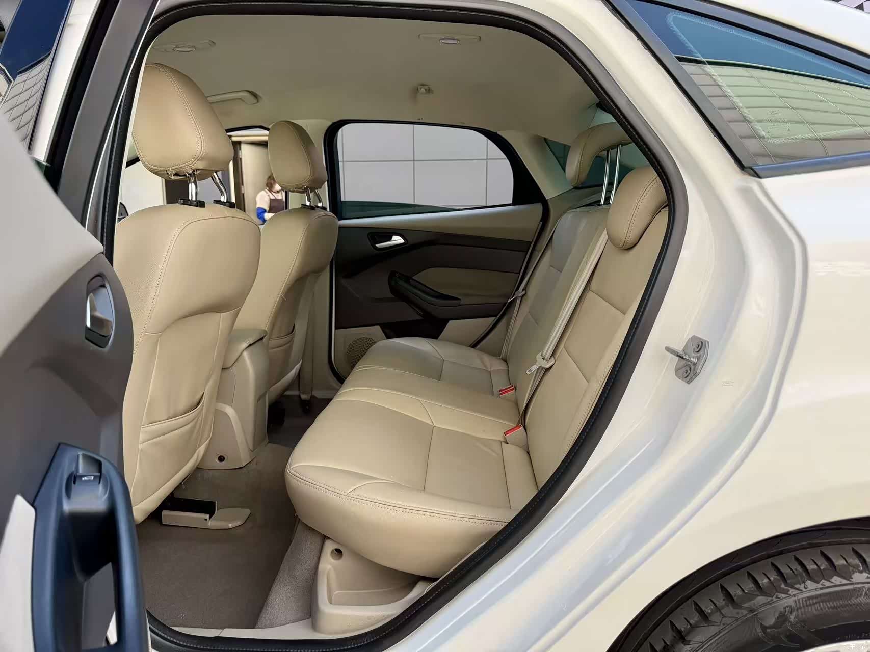 Ford Focus, 2014 6