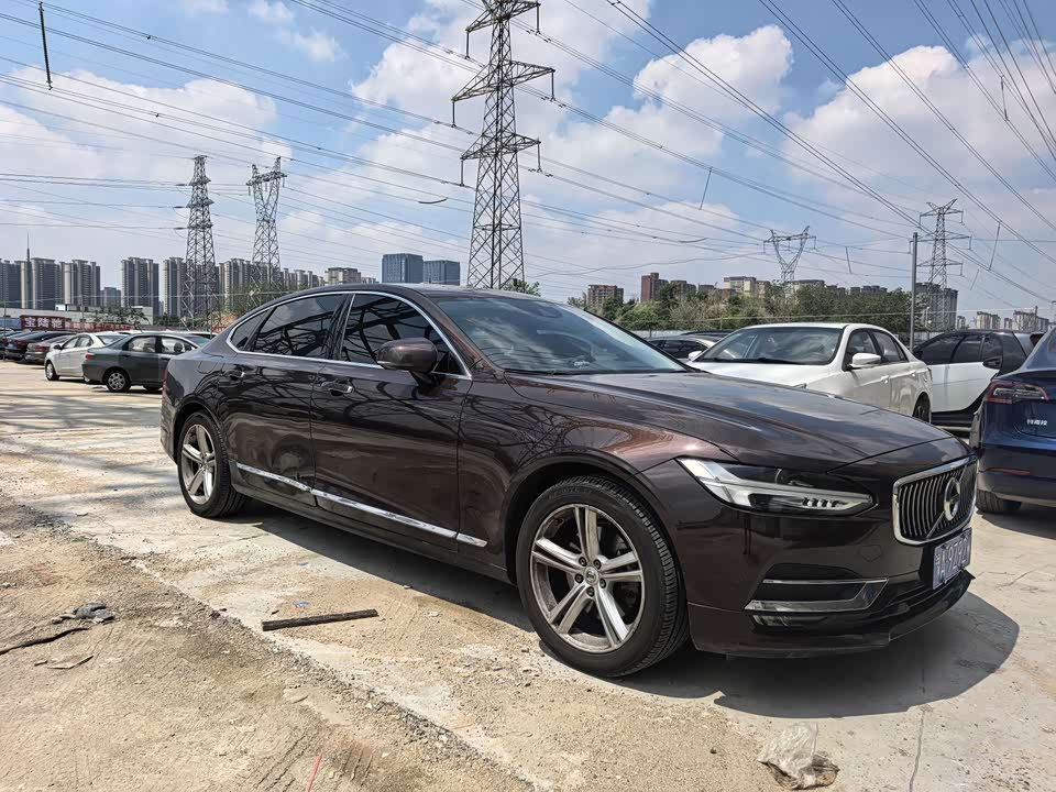 Volvo S90