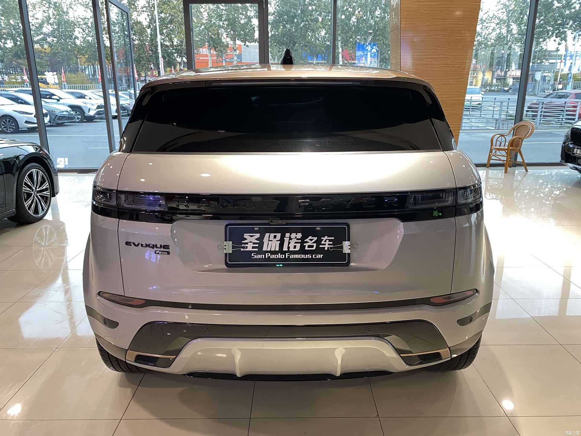 Land Rover Range Rover, 2023 все фото