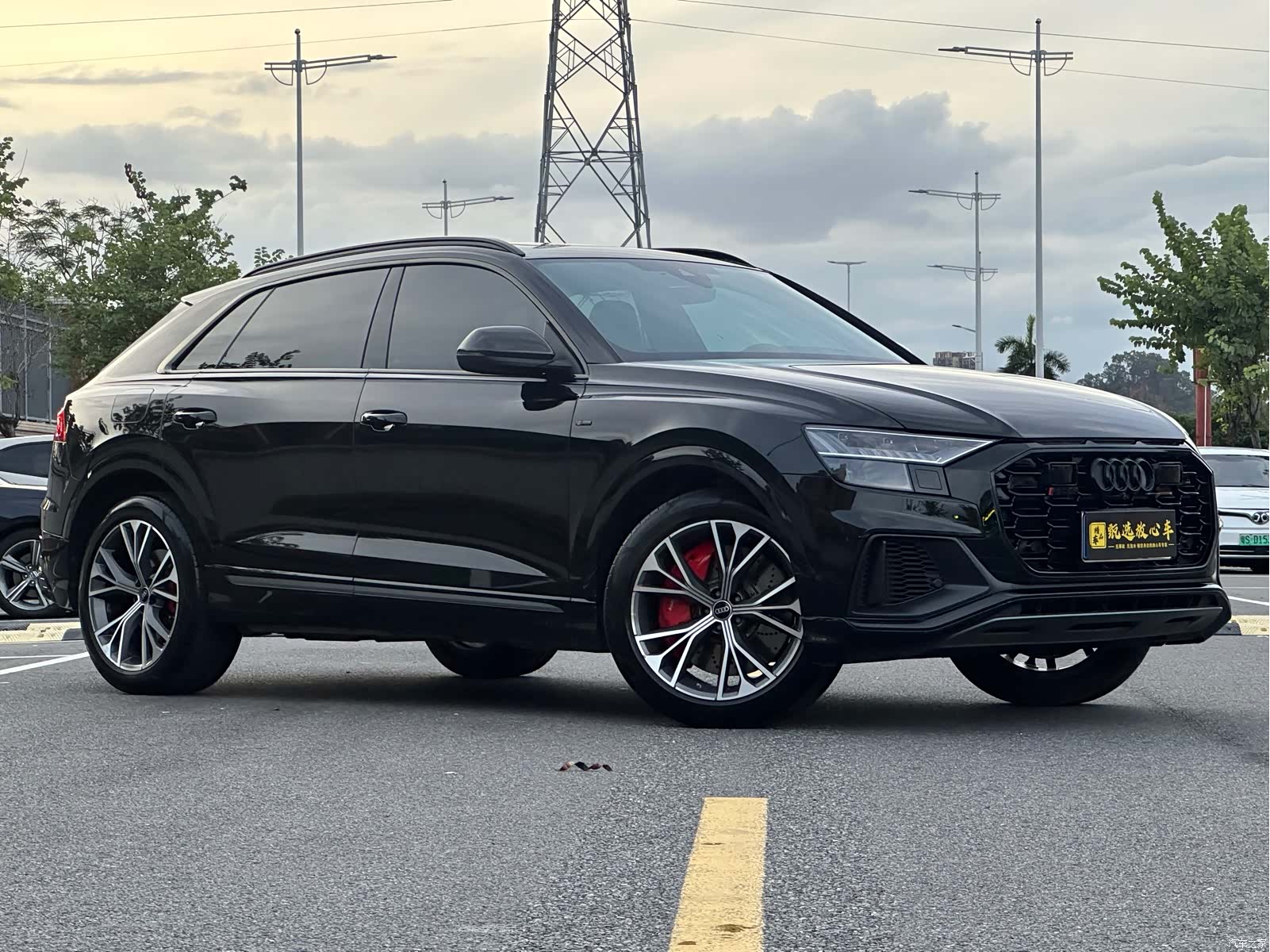 Audi Q8, 2023 3