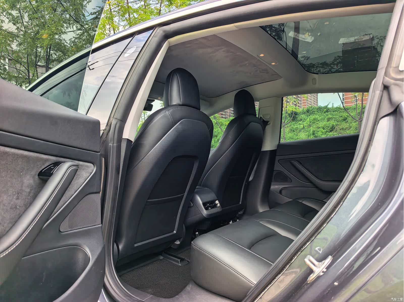 Tesla Model 3, 2020 все фото