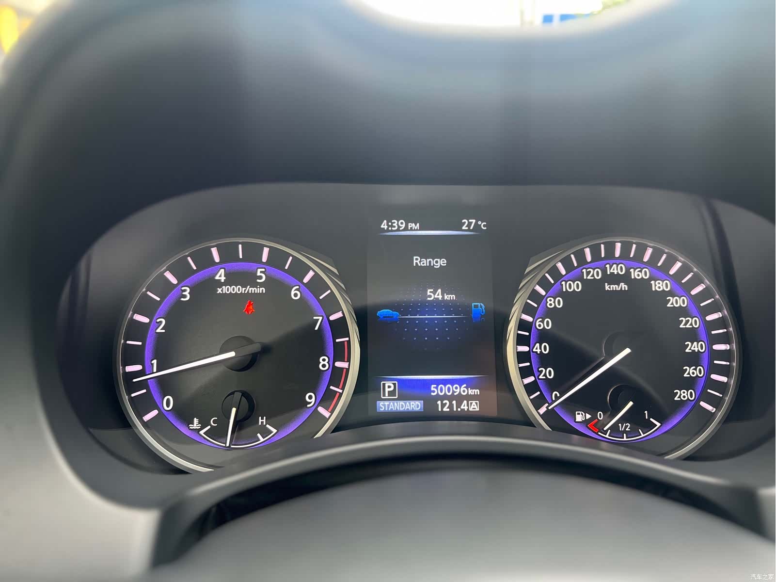 Infiniti Q50, 2015 11