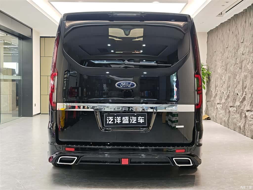 Ford Tourneo, 2024 19