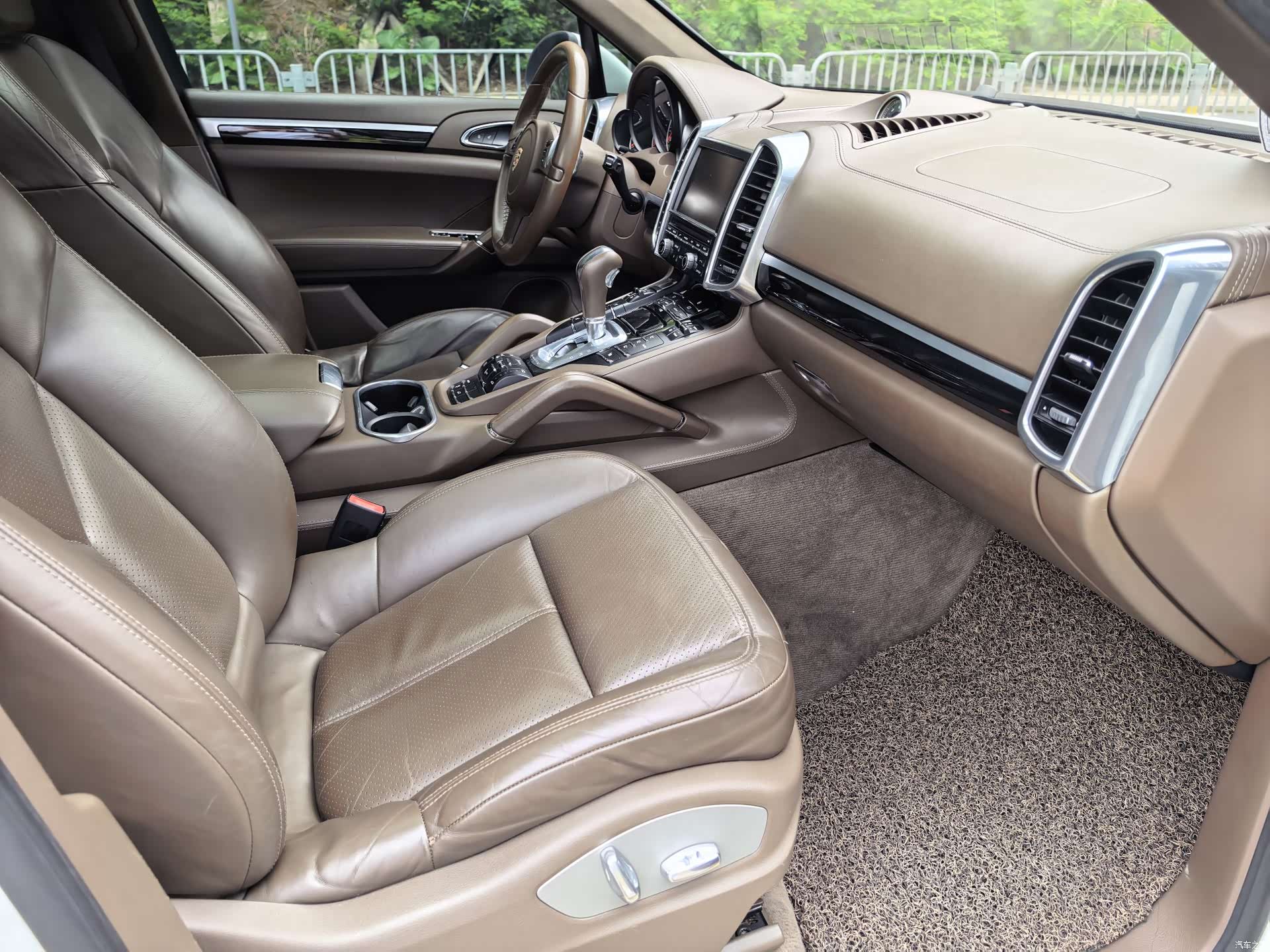 Porsche Cayenne, 2013 10