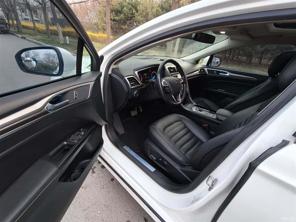 Ford Mondeo, 2017 12