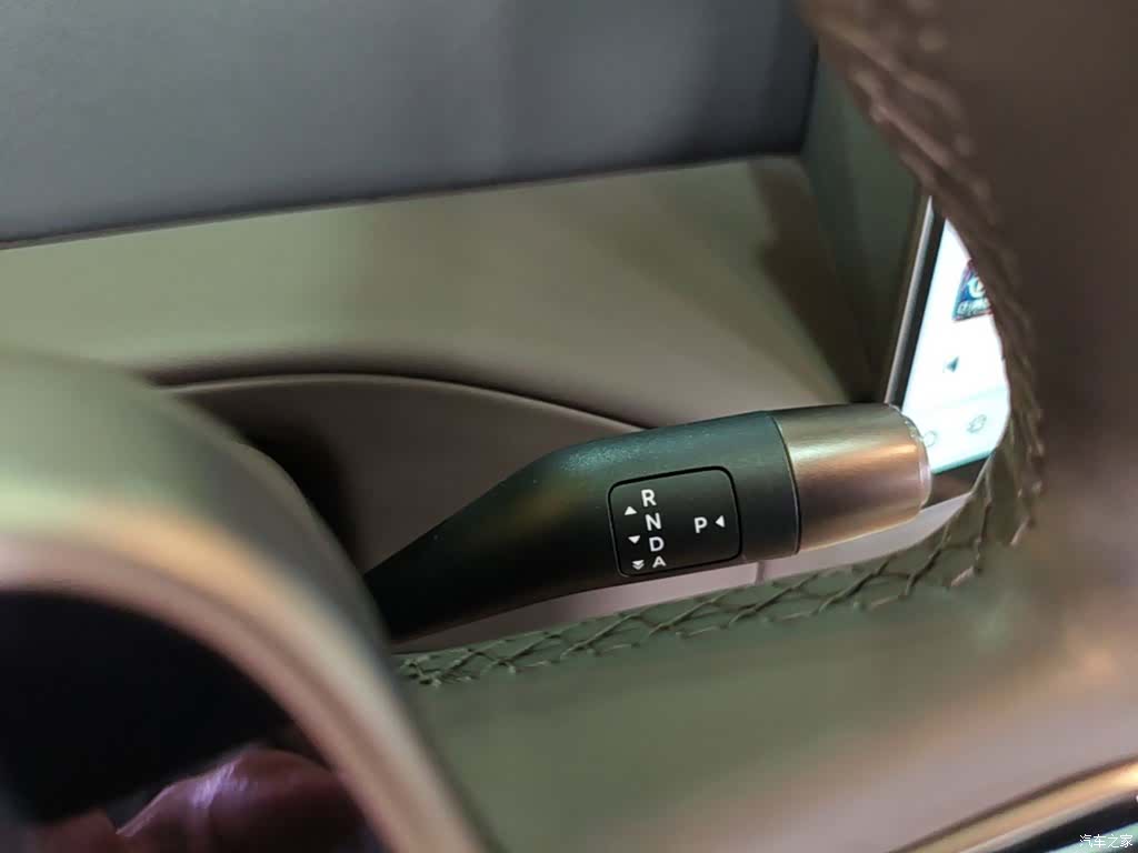 Li Auto MEGA, 2024 14