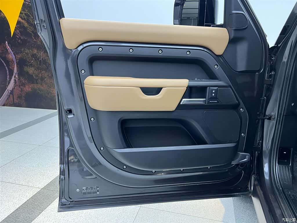 Land Rover Defender, 2025 19
