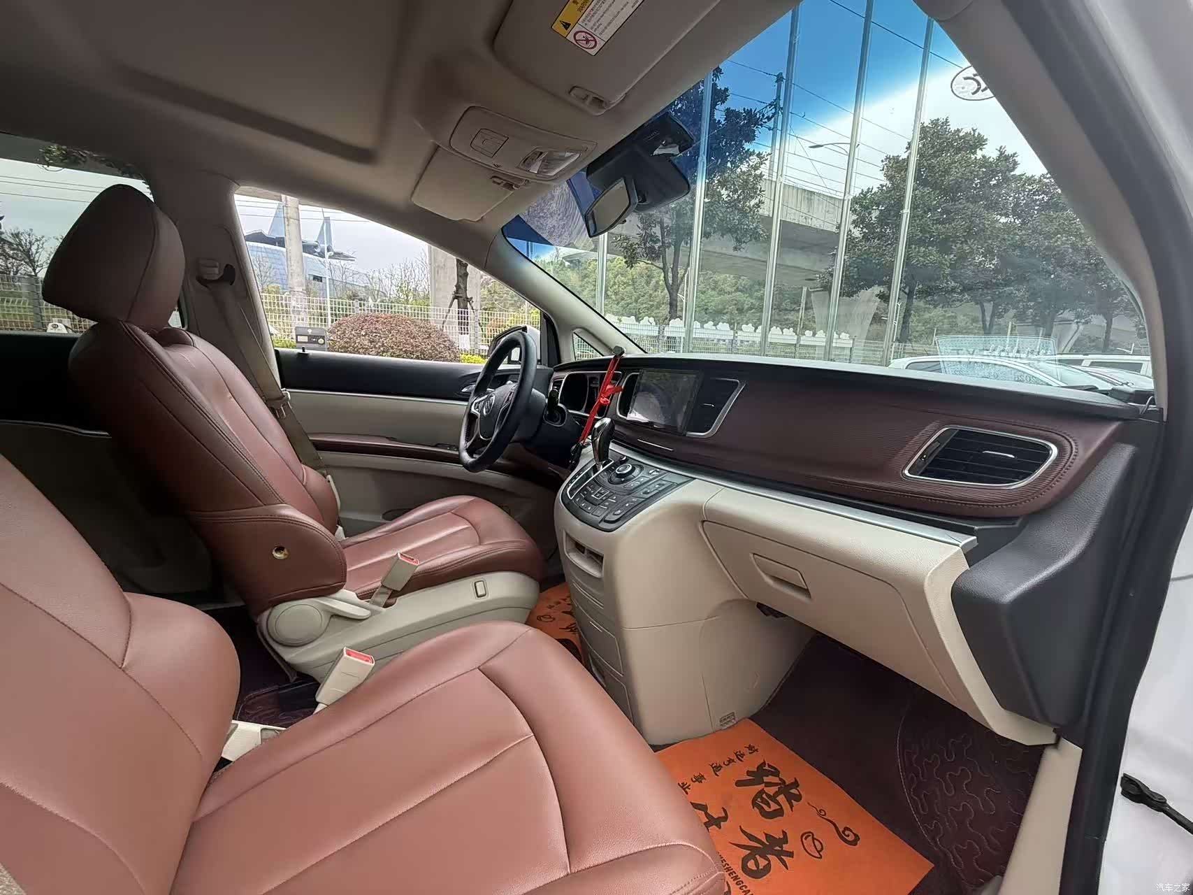 Buick GL8, 2019 12