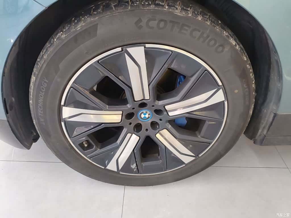 BMW iX, 2023 23