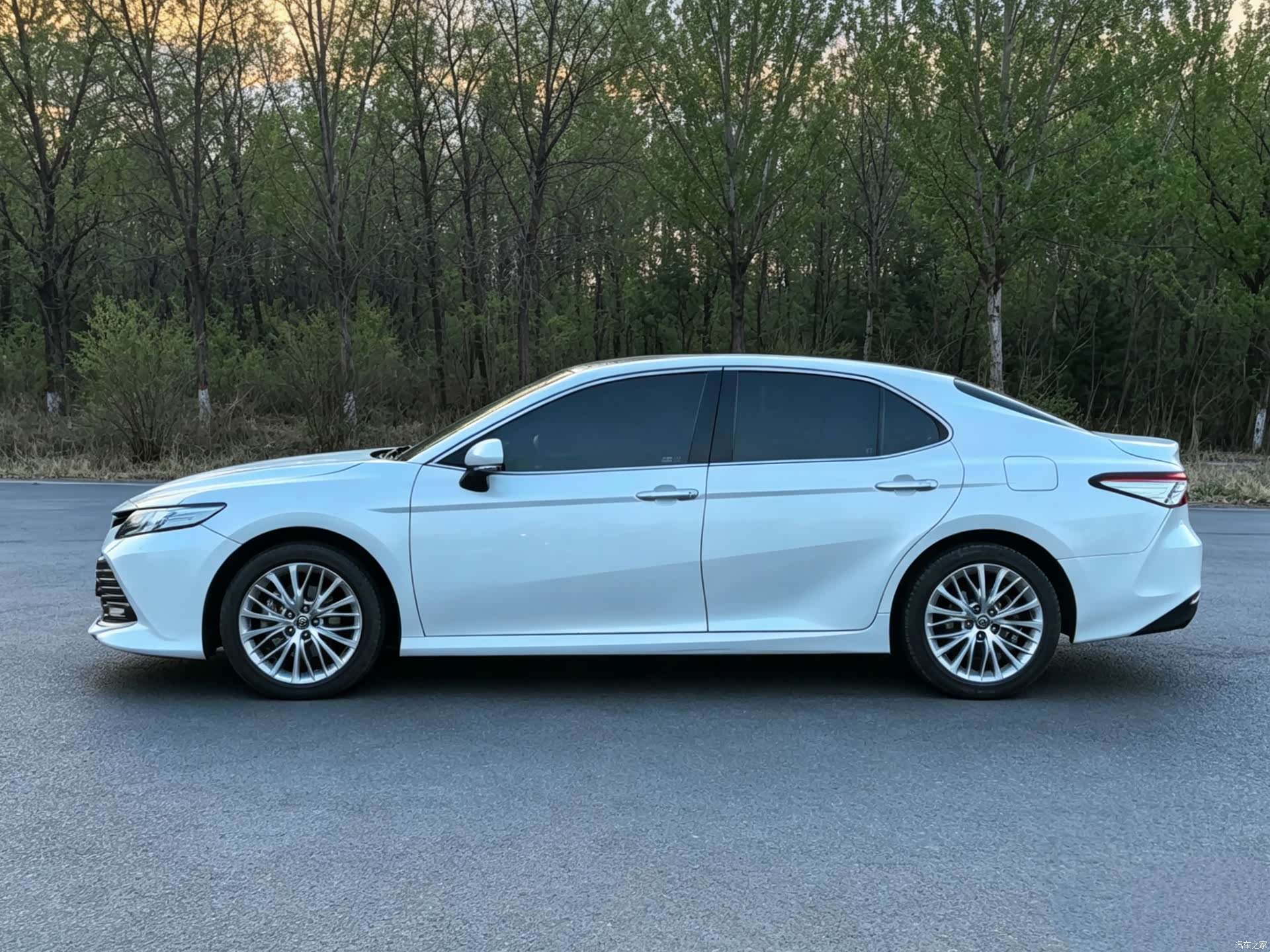 Toyota Camry, 2019 3