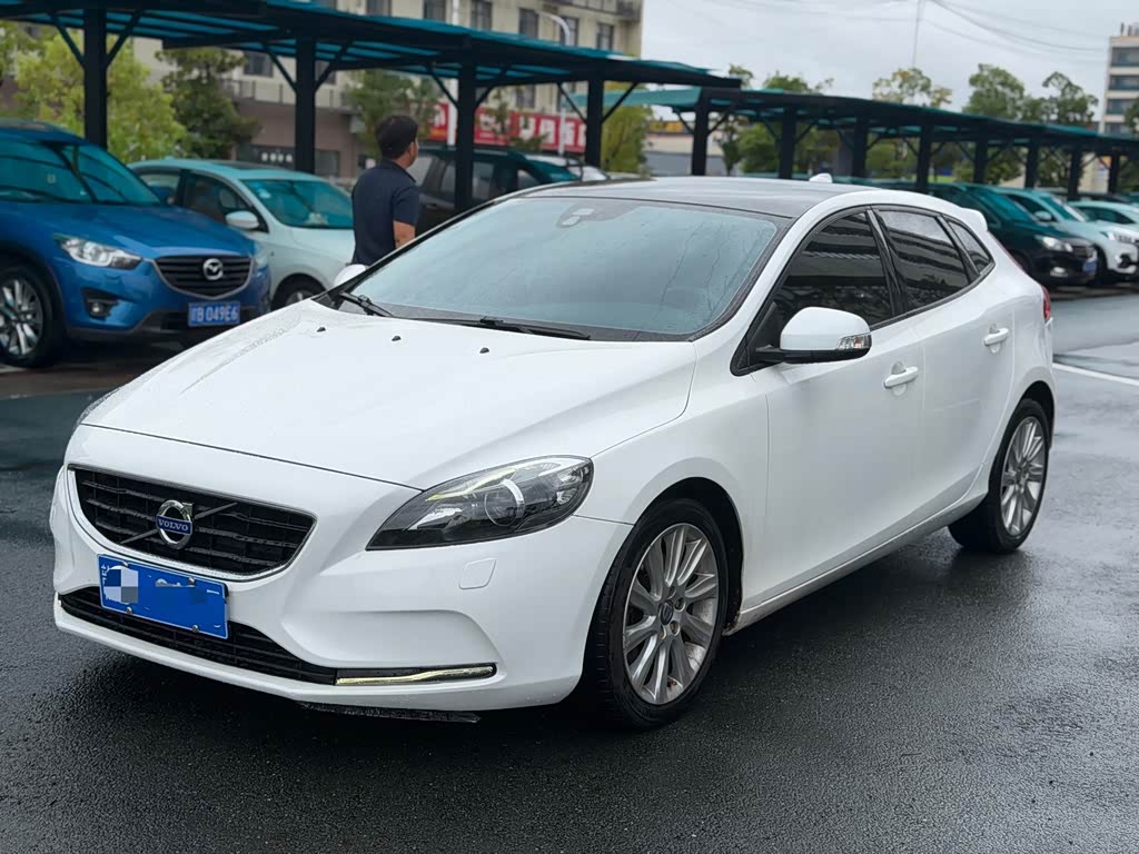 Volvo V40
