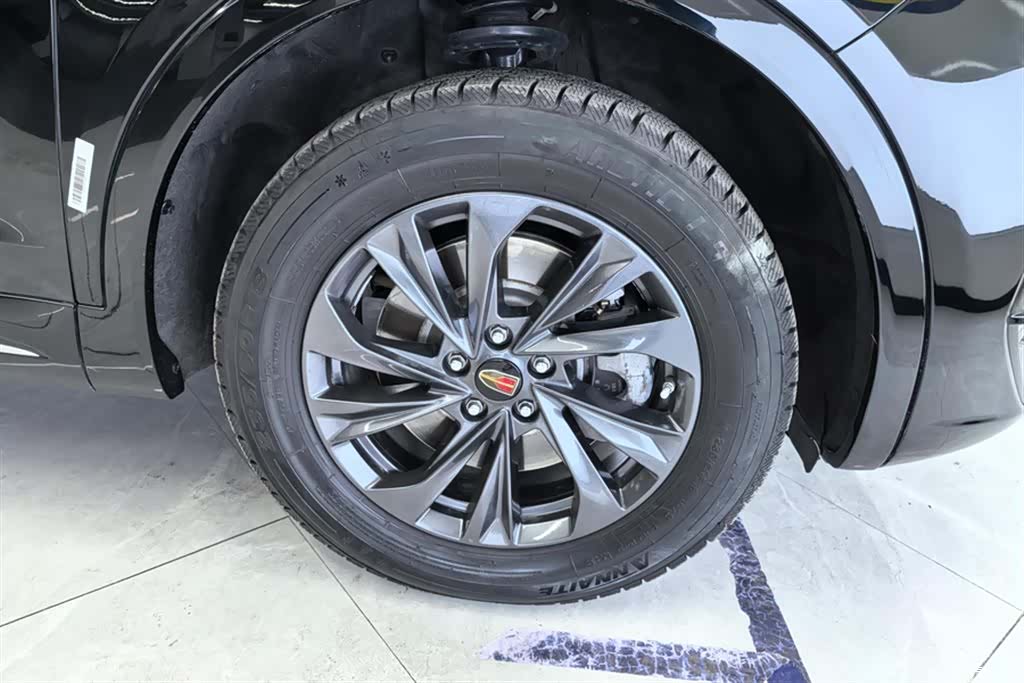 Hongqi HS5, 2024 6