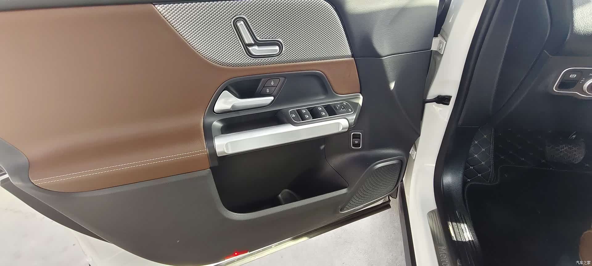 Mercedes-Benz GLB, 2024 26