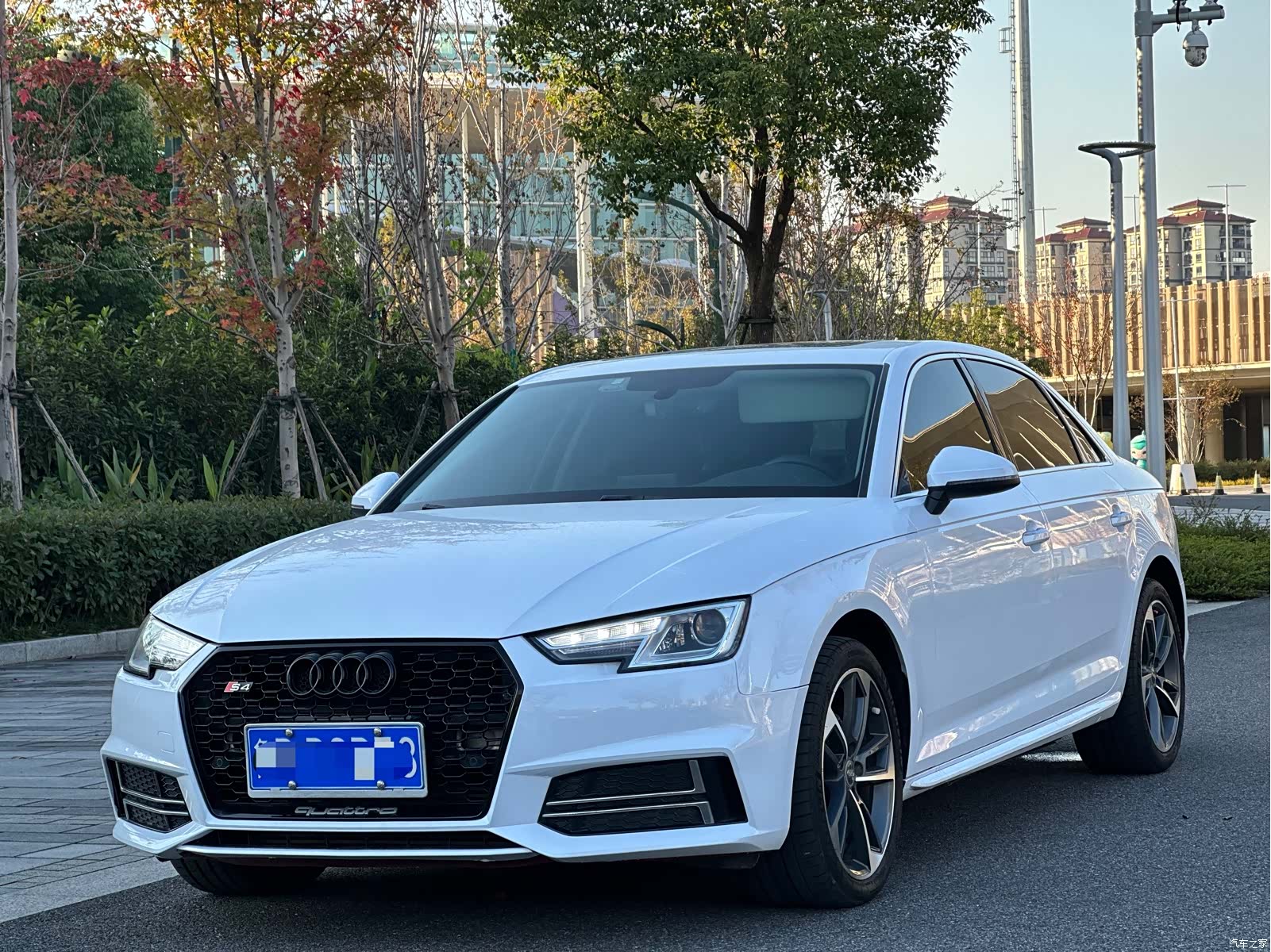 Audi A4L, 2019 1