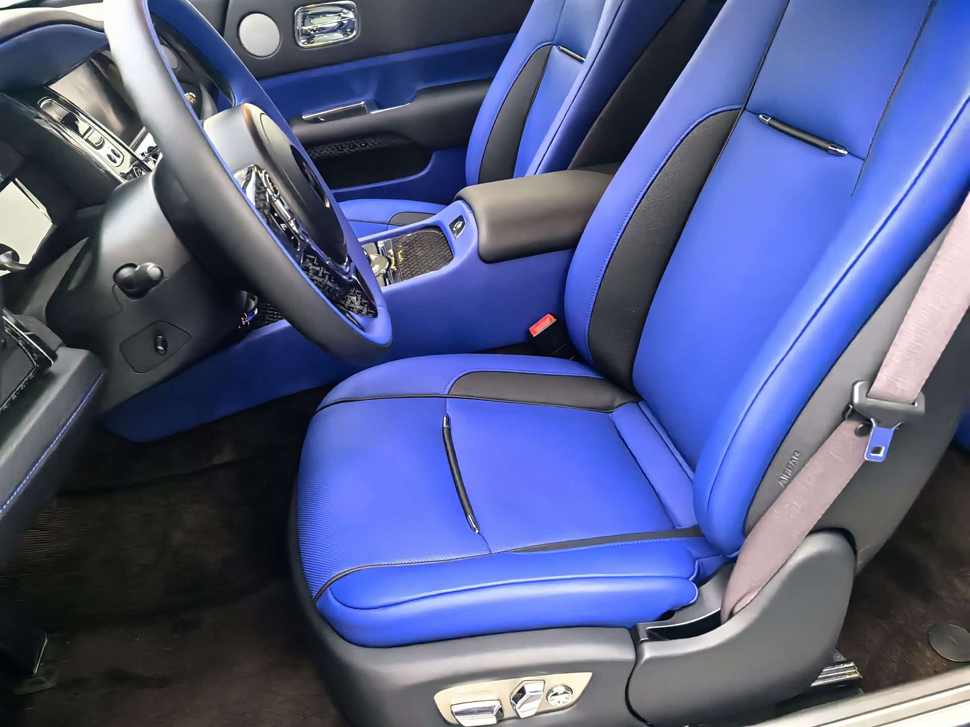 Rolls-Royce Wraith, 2014 4