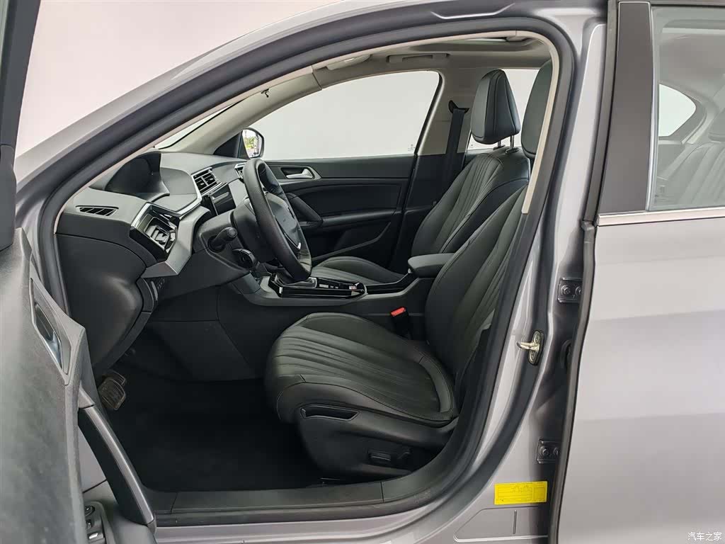Peugeot 408, 2023 10