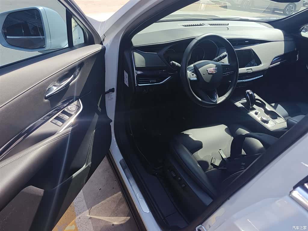 Cadillac XT4, 2022 16