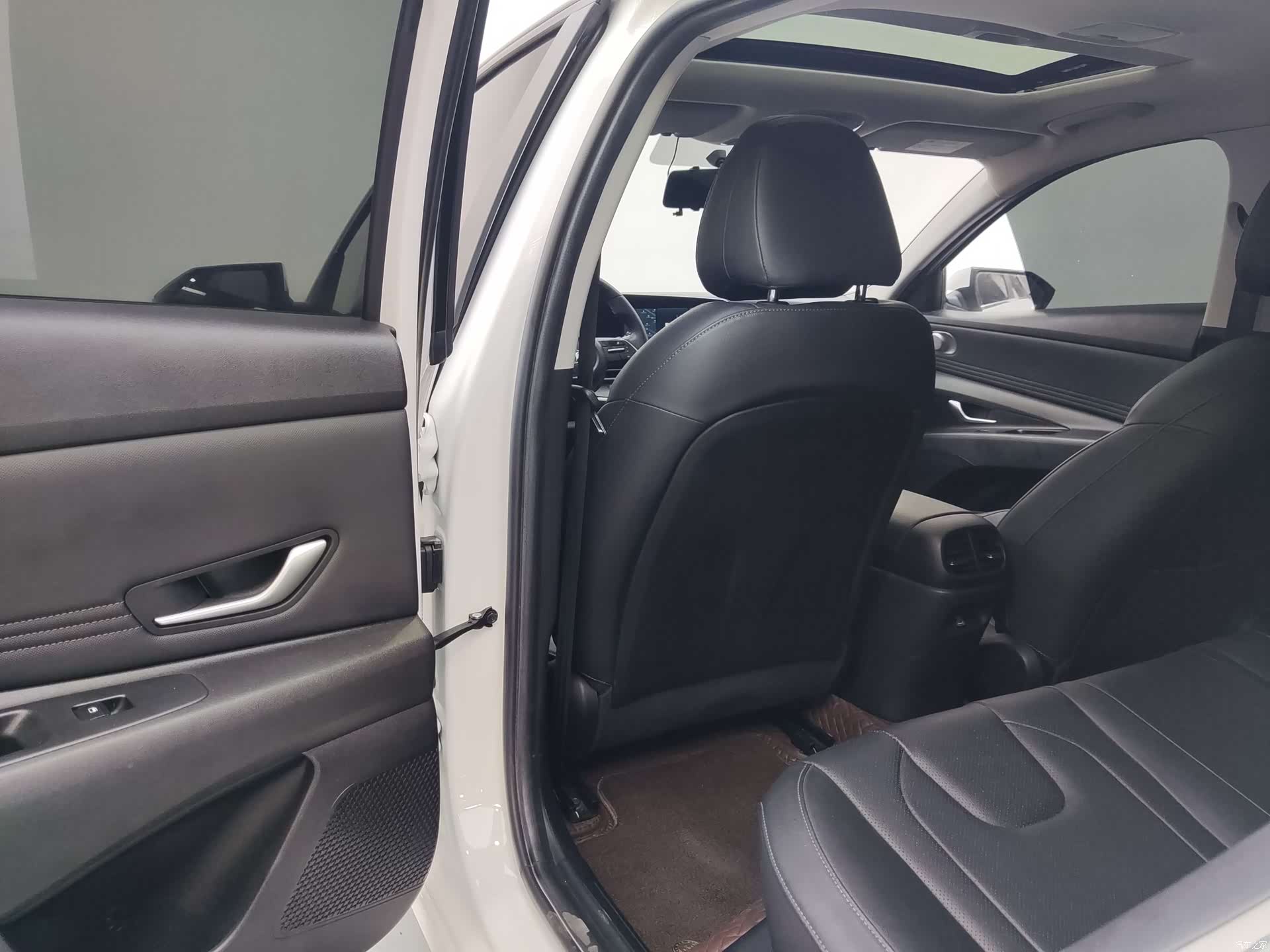 Hyundai Elantra, 2022 9