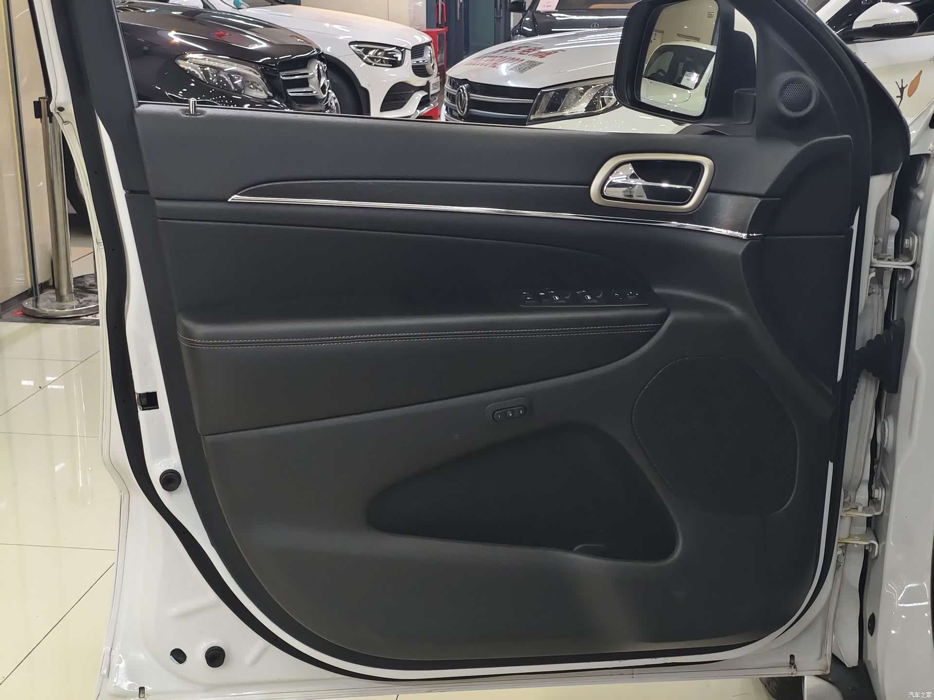 Jeep Grand Cherokee, 2017 4