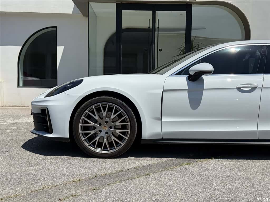 Porsche Panamera, 2024 3