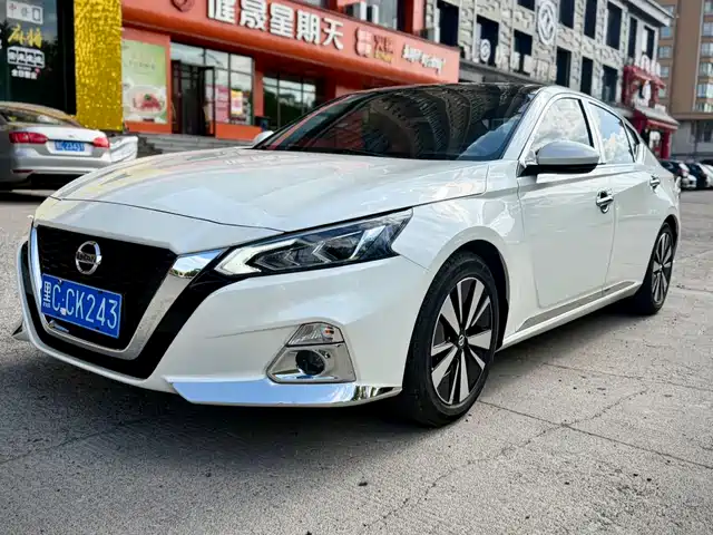Nissan Altima 2022 — купить из Китая под заказ