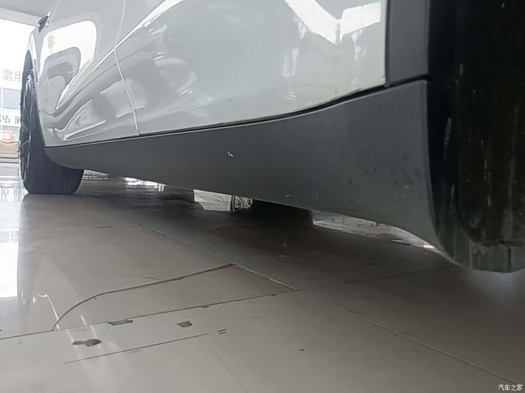 Tesla Model Y, 2023 22