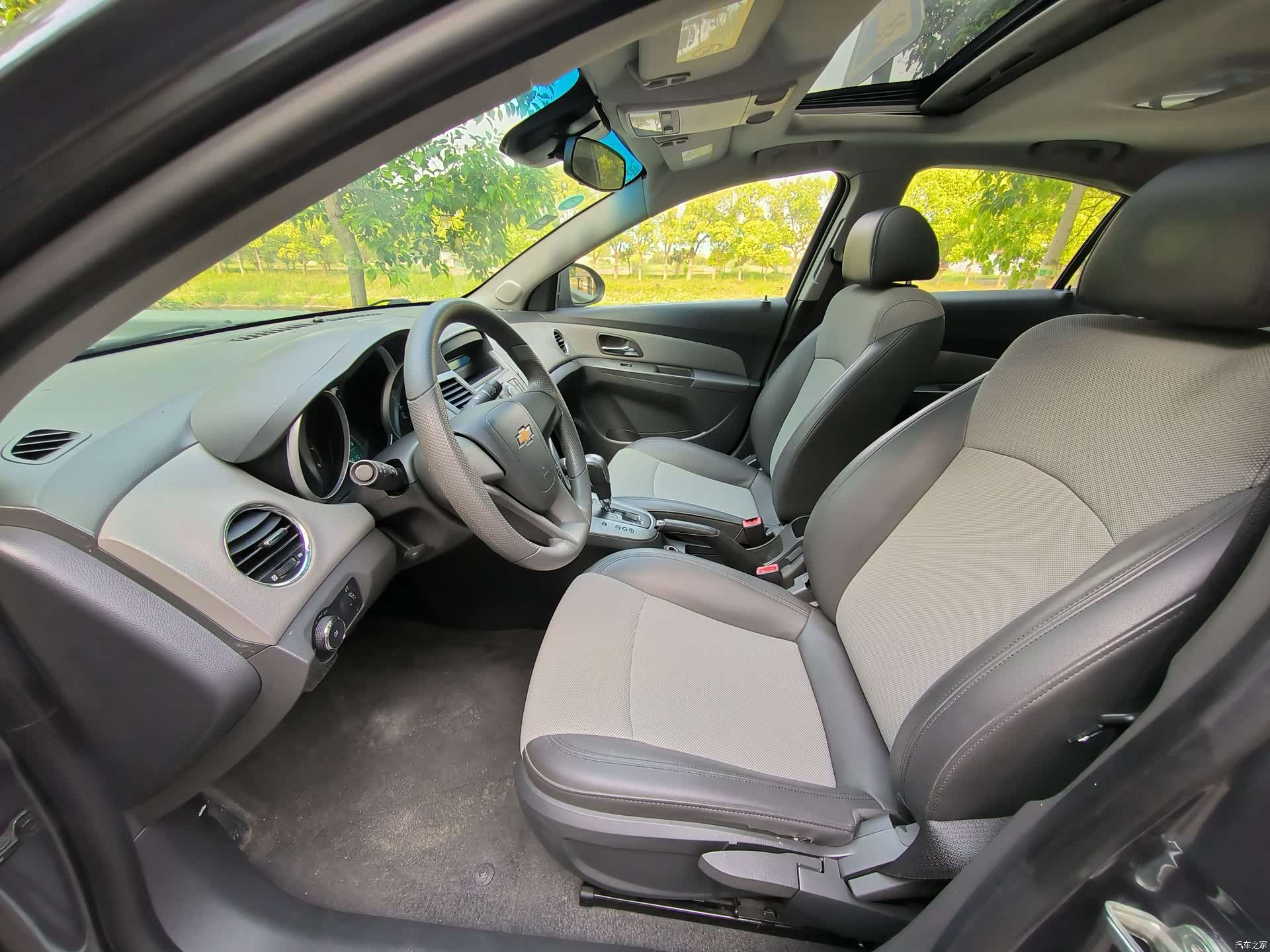Chevrolet SE, 2011 4