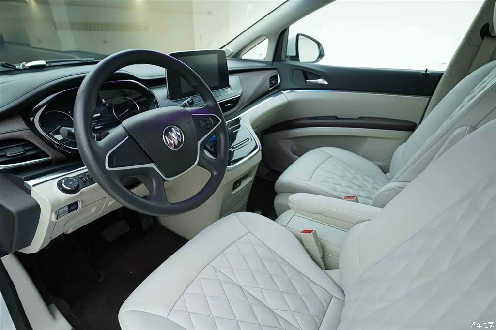 Buick GL8, 2025 10