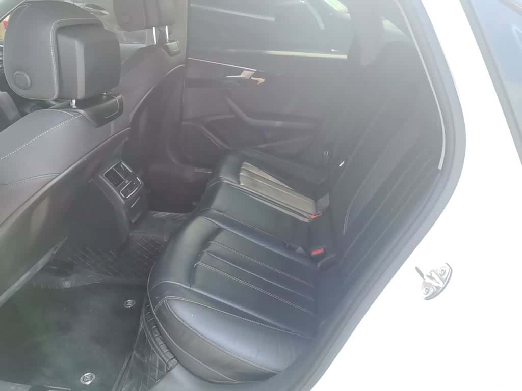 Audi A4L, 2022 17