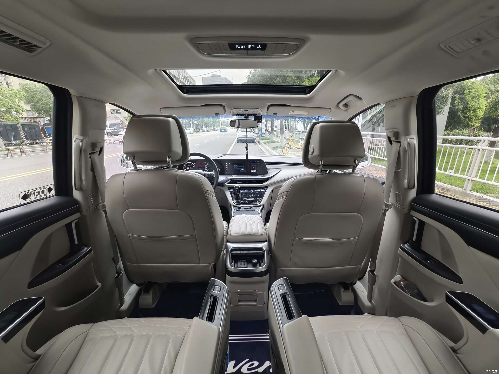 Buick GL8, 2022 13