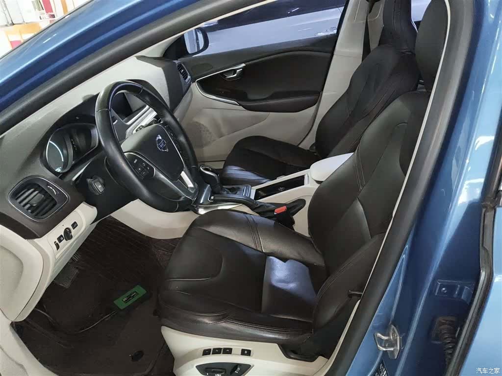 Volvo V40, 2016 11