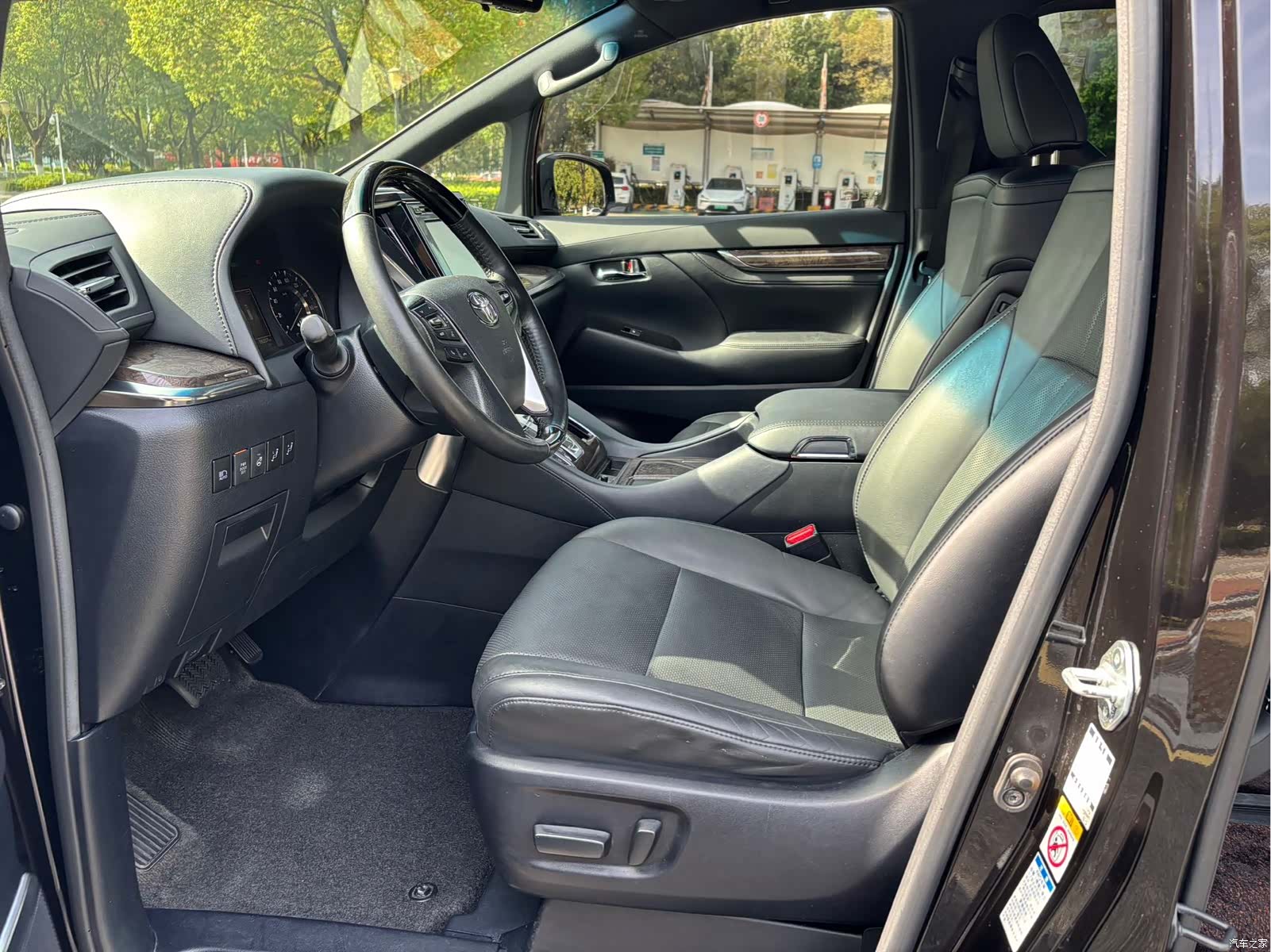 Toyota Vellfire, 2019 7