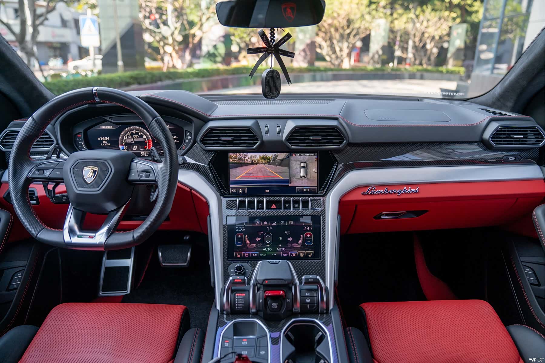 Lamborghini Urus, 2020 13