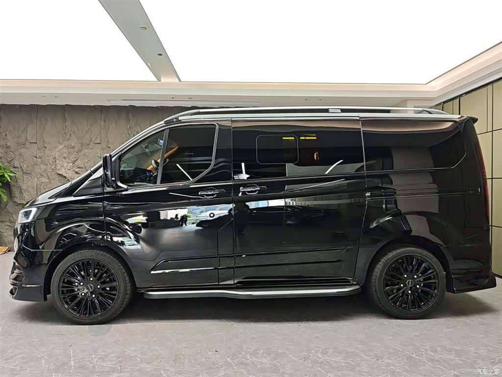 Ford Tourneo, 2024 3