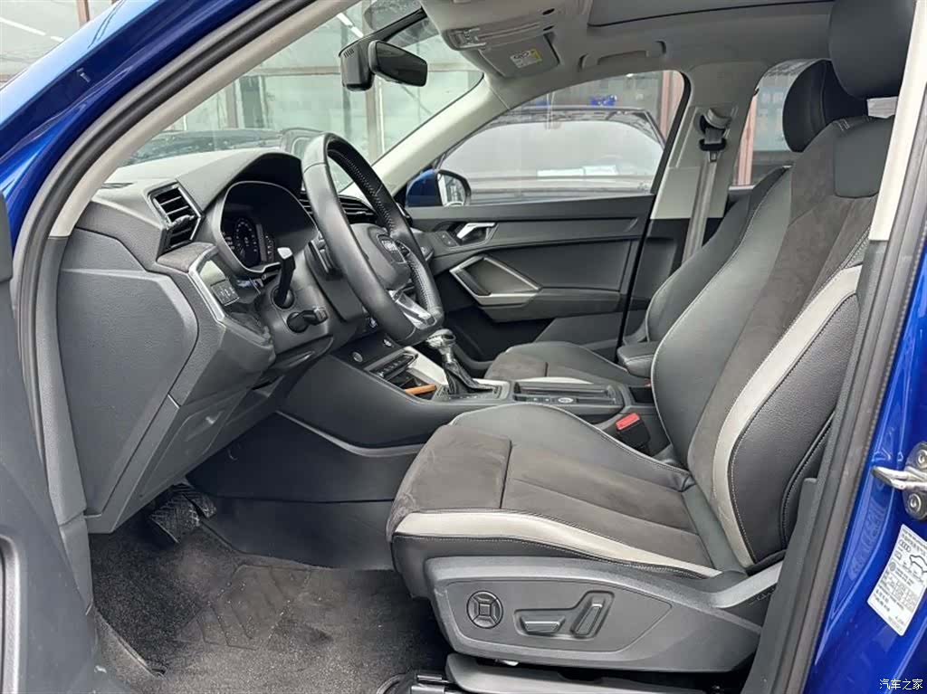 Audi Q3, 2019 9