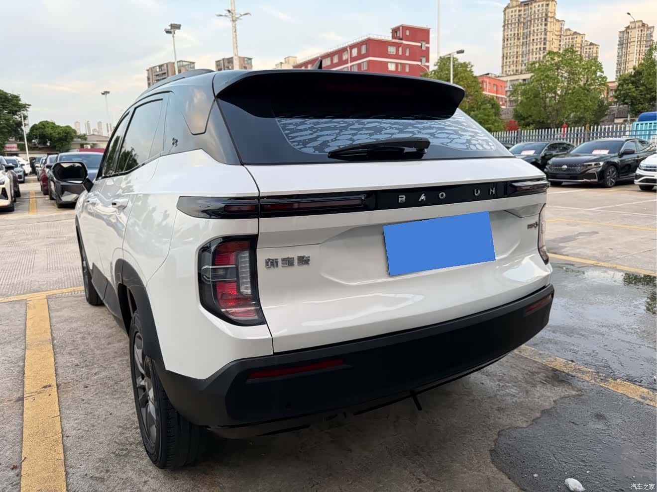 Wuling RS-3, 2021 12