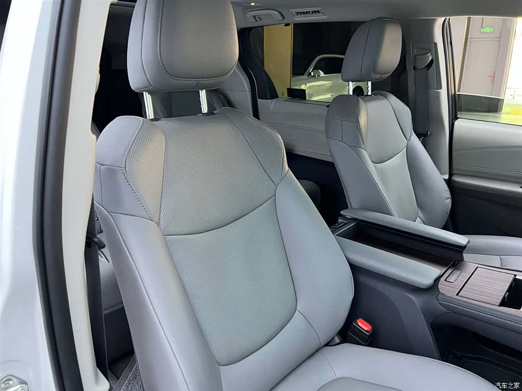 Toyota Granvia, 2024 22