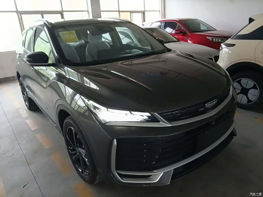 Geely Coolray, 2026 4
