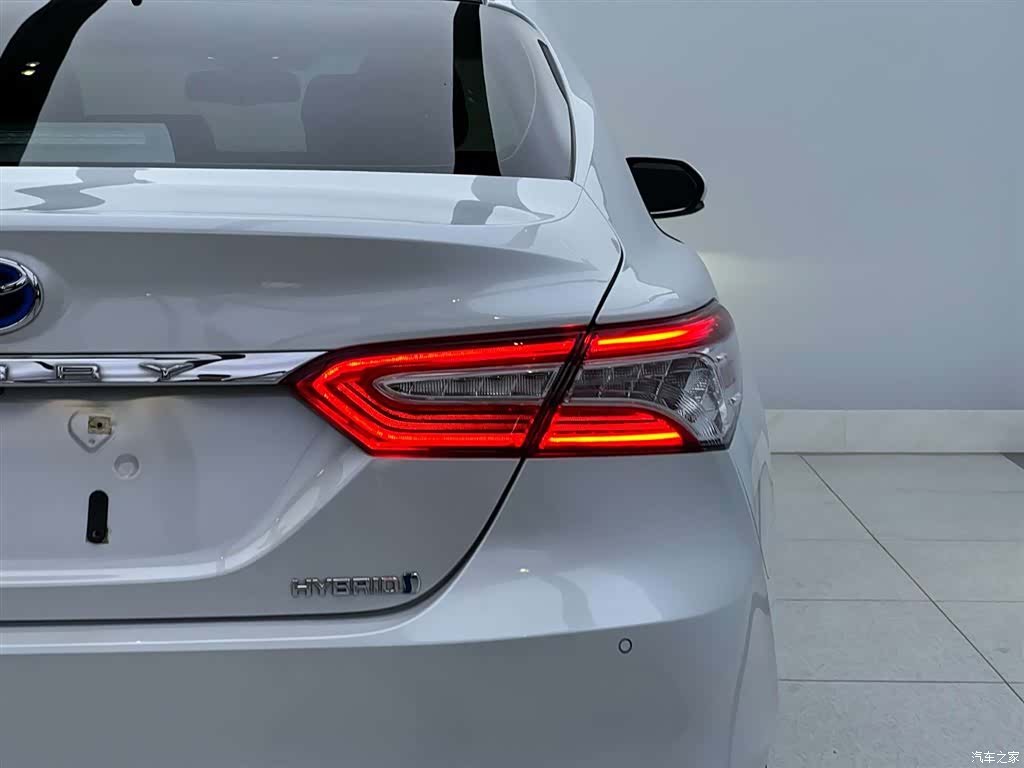 Toyota Camry, 2023 12