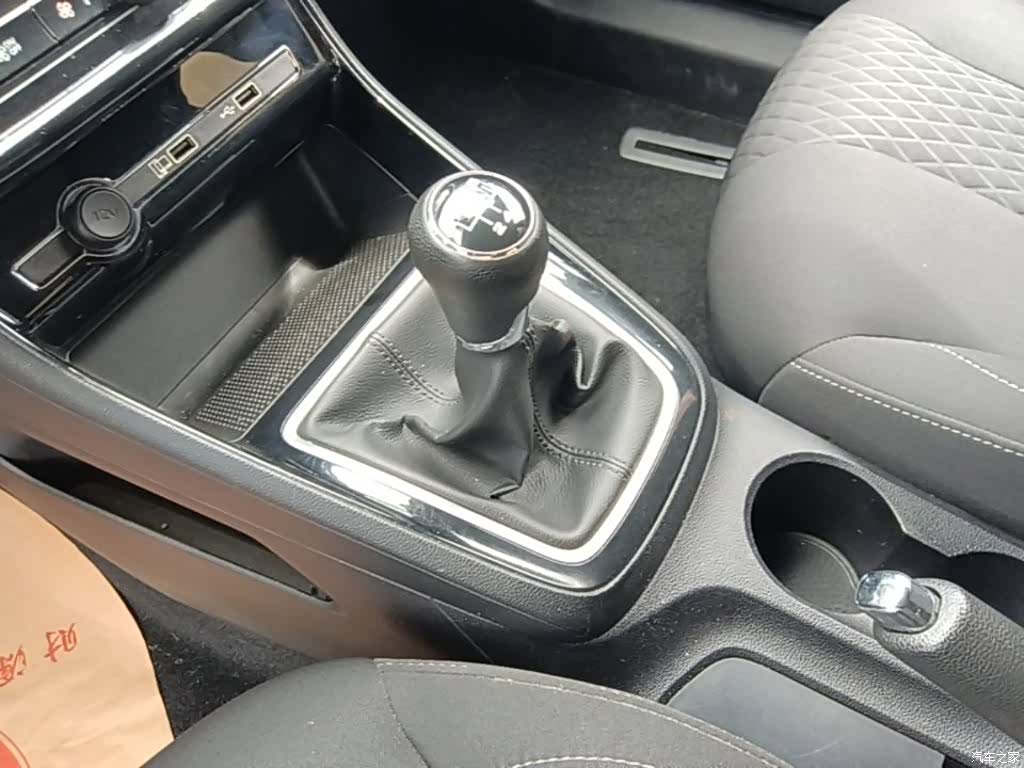 Roewe i5, 2019 14