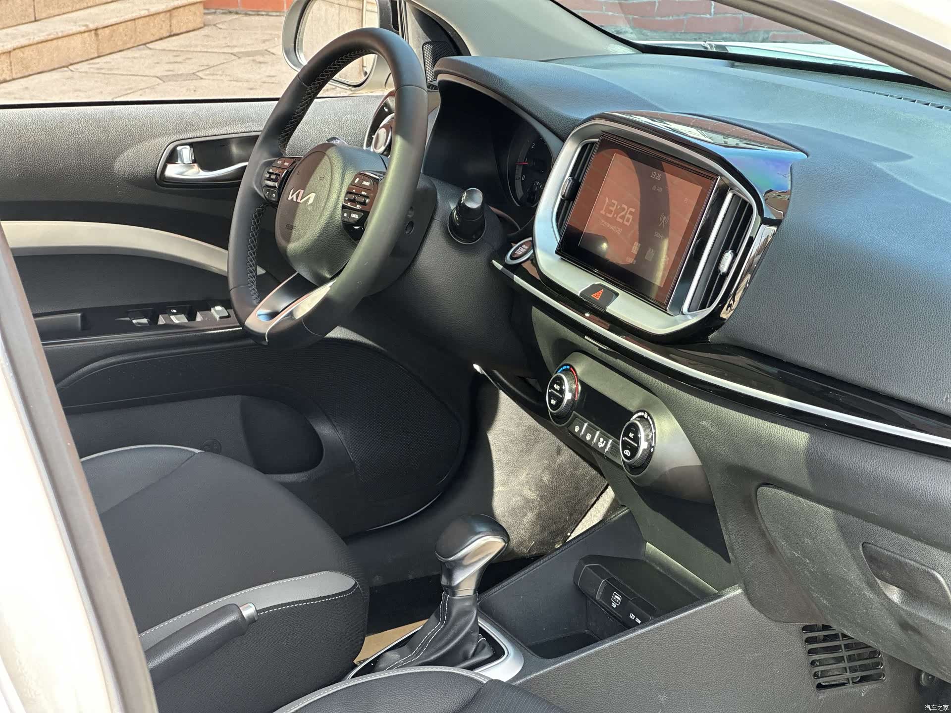 Kia KX1, 2023 10